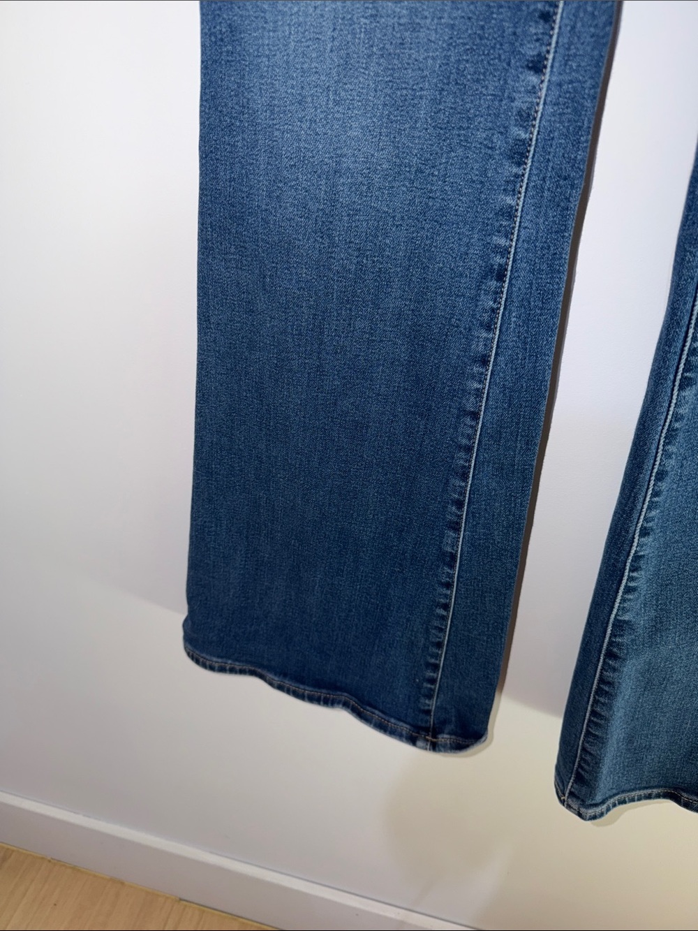 Abercrombie & Fitch The Flare Ultra High-Rise Flared Blue Jeans Women’s size 27 - Picture 5 of 8